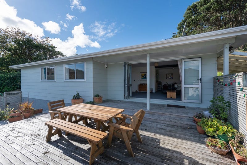 56 Victory Avenue, Karori, Wellington - Carousel 1