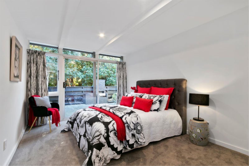 2/63 Cheviot Road, Lowry Bay, Lower Hutt - Carousel 2