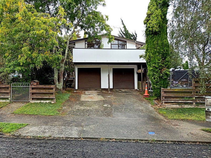 45 Edelweiss Grove, Timberlea, Upper Hutt - Carousel 1