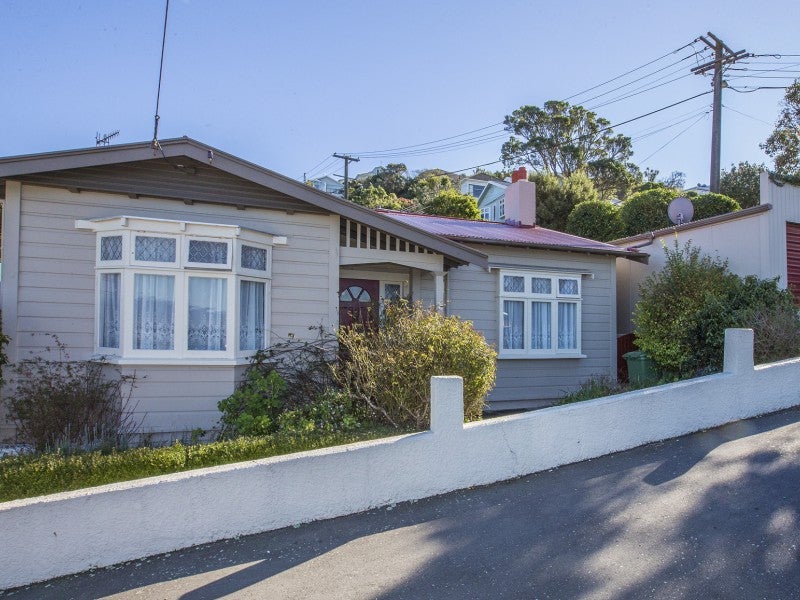 2 Moffitt Street, Vogeltown, Wellington - Carousel 1