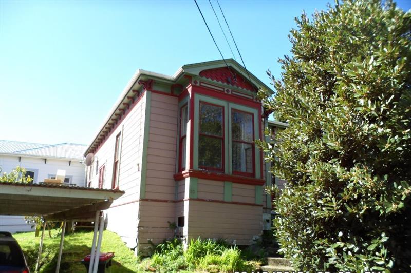 33A Nairn Street, Mount Cook, Wellington - Carousel 1