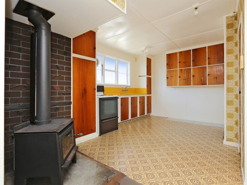 1008 Beatty Street, Mayfair, Hastings - Carousel 2
