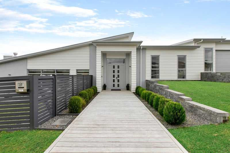 27 Karo Road, Beachlands, Auckland - Carousel 1