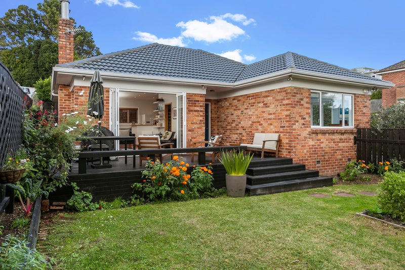 1/30 Seaside Avenue, Waterview, Auckland - Carousel 2