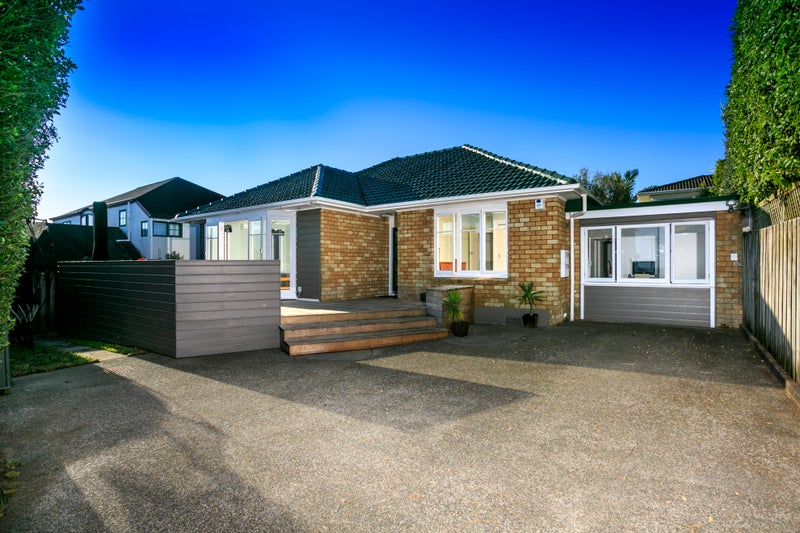 2/13 Pine Ridge Terrace, Hauraki, Auckland - Carousel 1