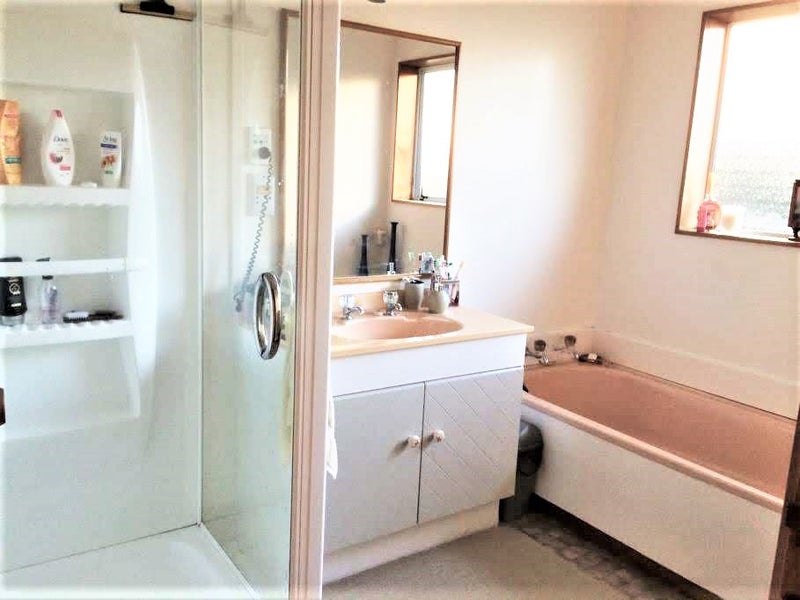 2/21 Kookaburra Place, Botany Downs, Auckland - Carousel 8