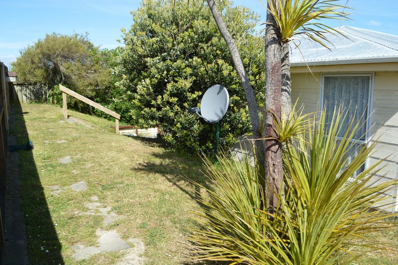 18 Almora View, Ascot Park, Porirua - Carousel 2
