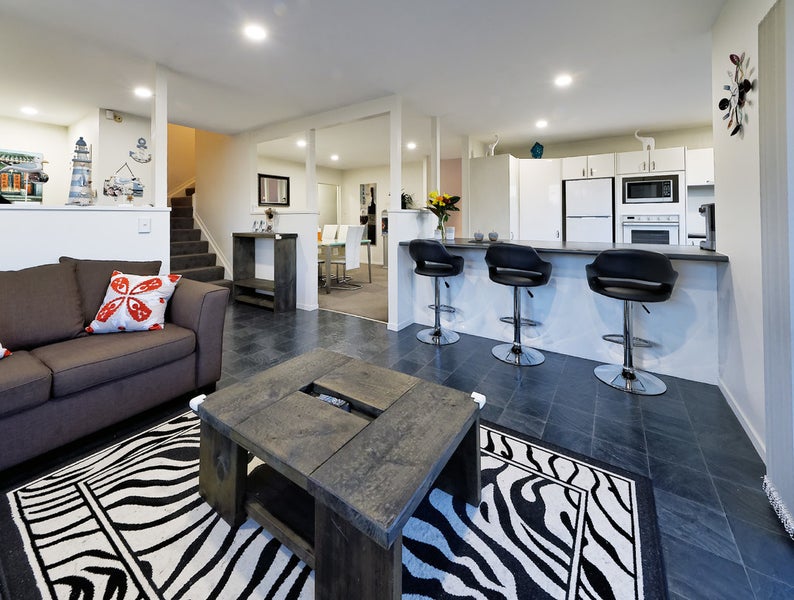 11A Avonleigh Road, Green Bay, Auckland - Carousel 2