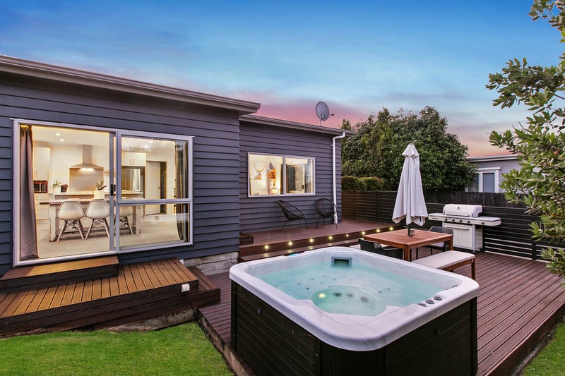 163B Beach Haven Road, Beach Haven, Auckland - Carousel 1