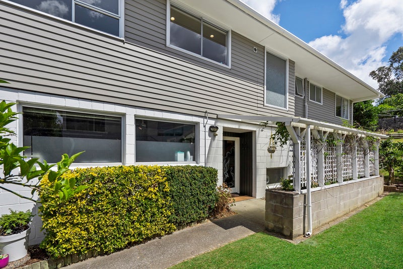 30 Teal Crescent, Beach Haven, Auckland - Carousel 1