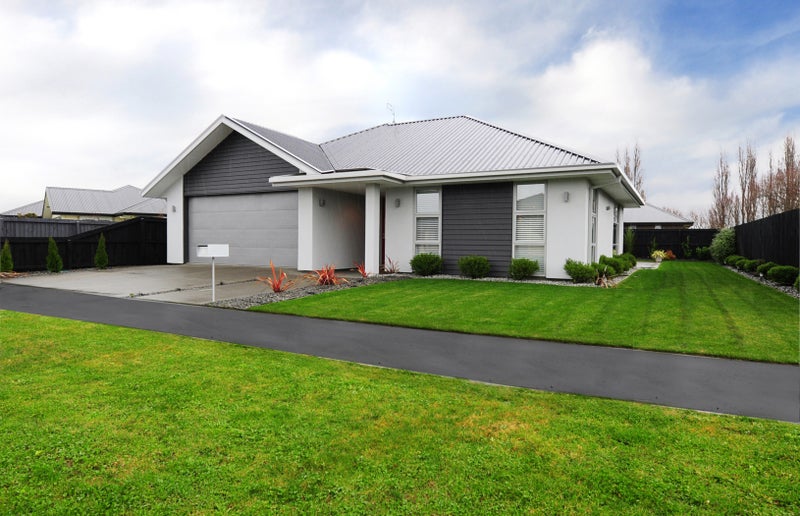 33 Somerville Crescent, Aidanfield, Christchurch - Carousel 2