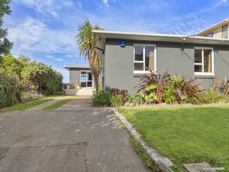 17 Cave Road, Houghton Bay, Wellington - Carousel 2