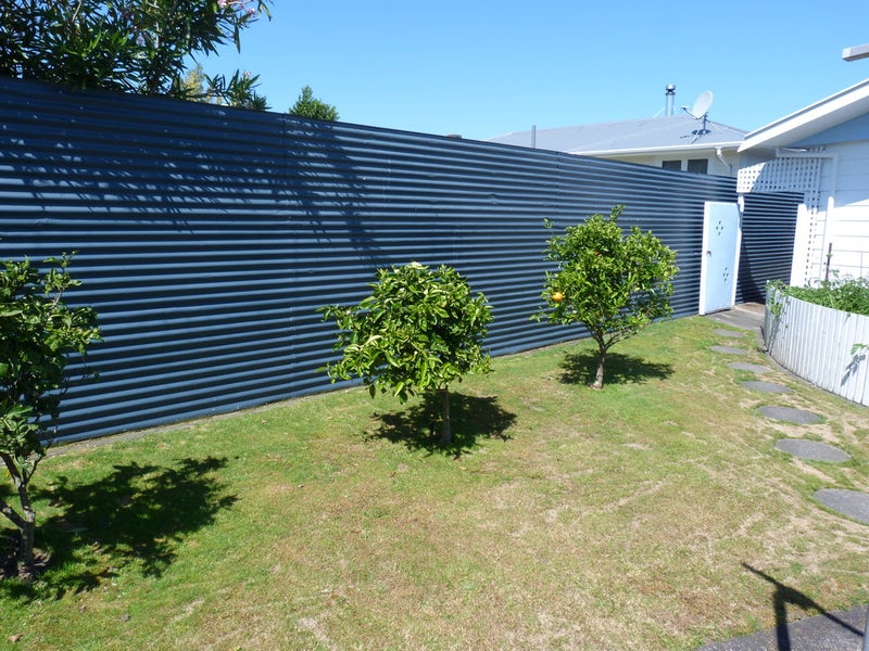 32 Wallace Street, Featherston - Carousel 17