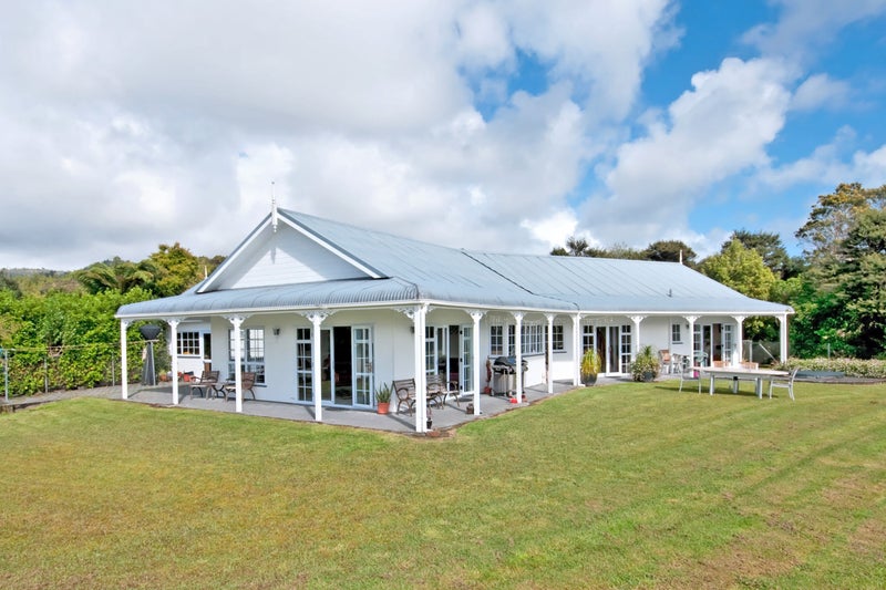 4 Hayes Road, Henderson Valley, Auckland - Carousel 1