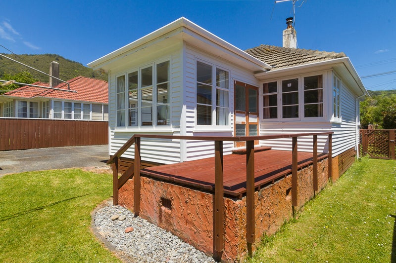 15 Wilkie Crescent, Naenae, Lower Hutt - Carousel 2