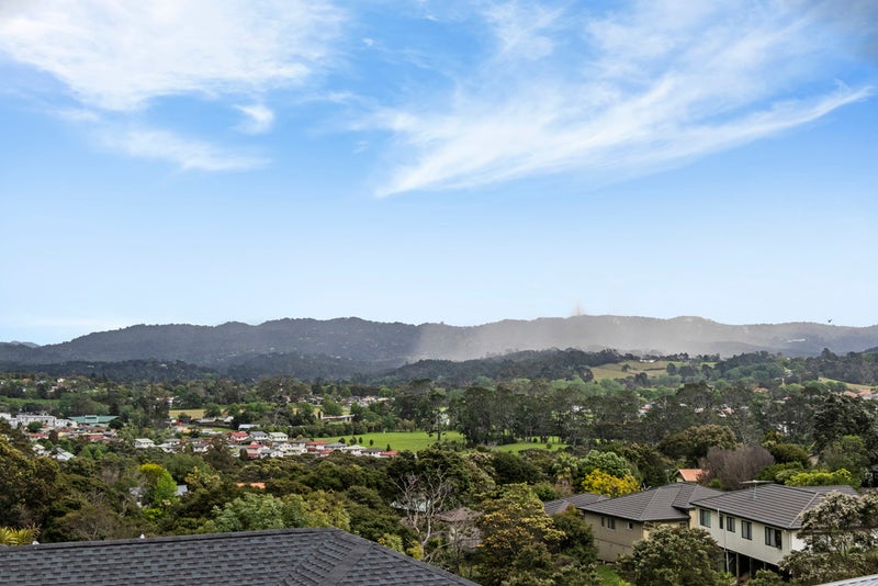 1 Western View Court, Sunnyvale, Auckland - Carousel 1
