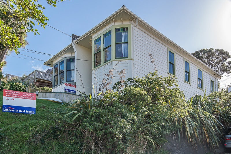 56 Te Wharepouri Street, Berhampore, Wellington - Carousel 1