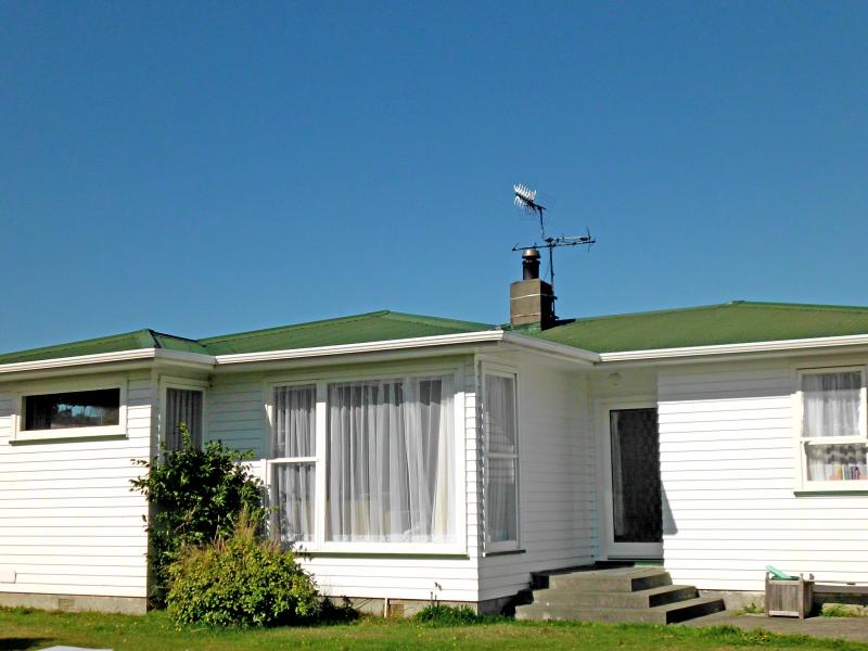 3 Momona Street, Wainuiomata, Lower Hutt - Carousel 1