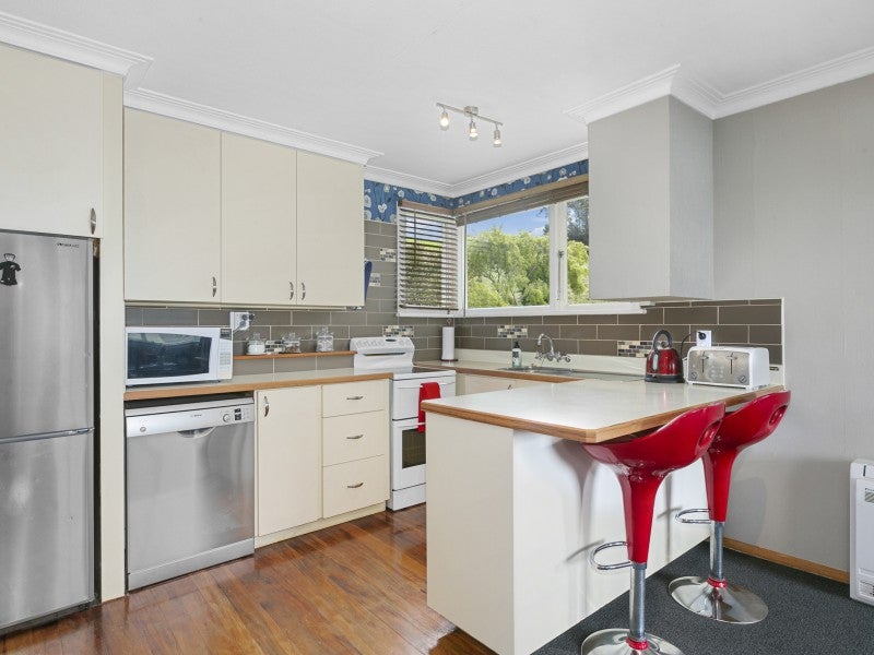 63 Koremata Street, Green Island, Dunedin - Carousel 2