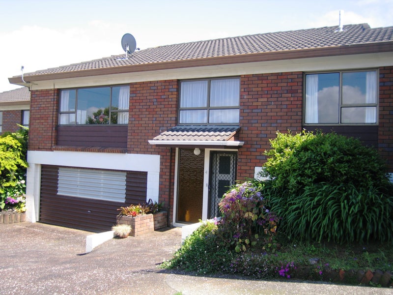 1/0 Warren Avenue, Three Kings, Auckland - Carousel 1