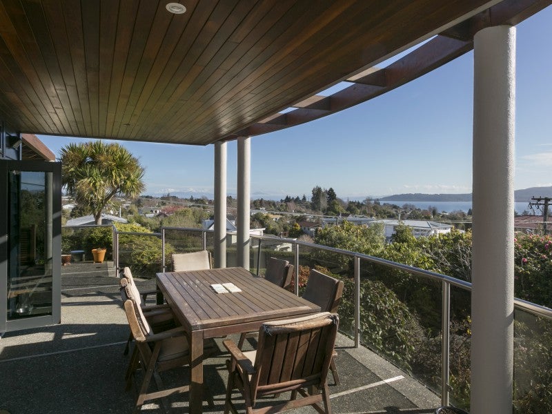 22 Ingle Avenue, Waipahihi, Taupo - Carousel 1