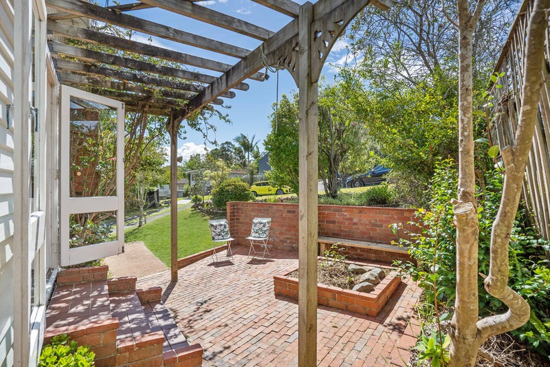4 Rosecamp Road, Beach Haven, Auckland - Carousel 2