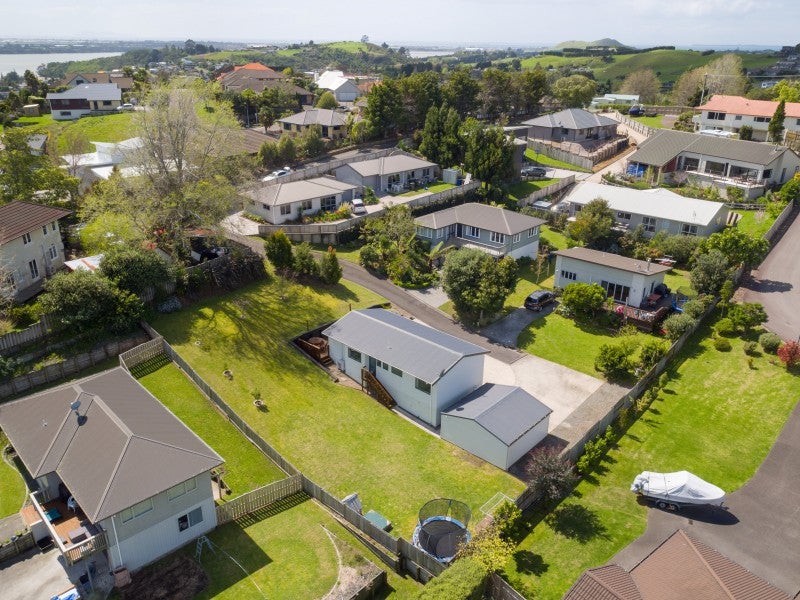 9 Waikite Way, Welcome Bay, Tauranga - Carousel 1