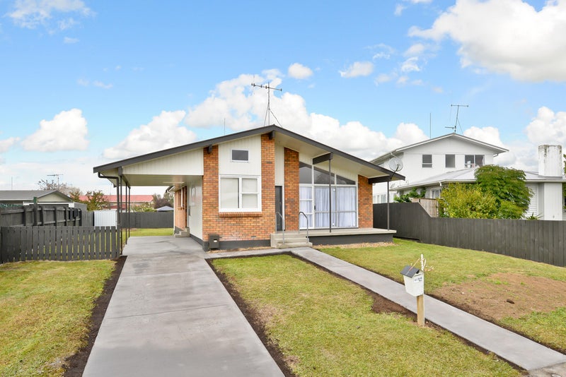 9 Margaret Place, Deanwell, Hamilton - Carousel 1