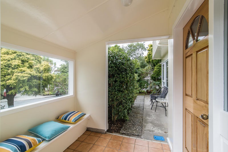 14 Lynmouth Avenue, Karori, Wellington - Carousel 2