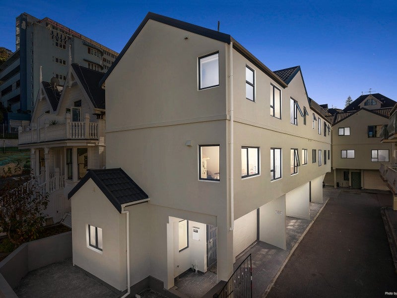 1/142 Ghuznee Street, Te Aro, Wellington - Carousel 1