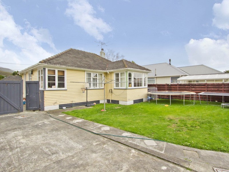 11 Langford Street, Naenae, Lower Hutt - Carousel 2