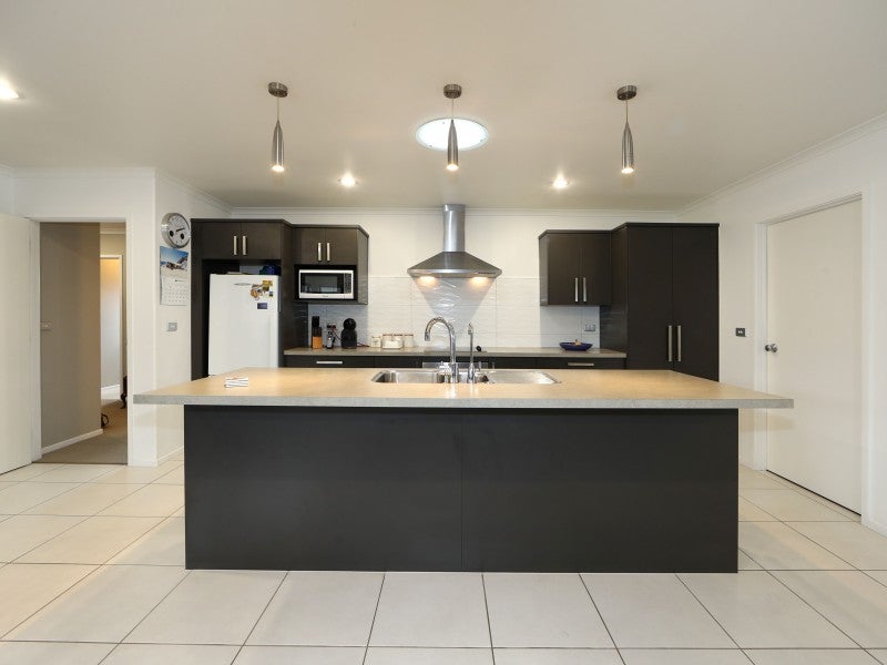 3 Kain Place, Frimley, Hastings - Carousel 2