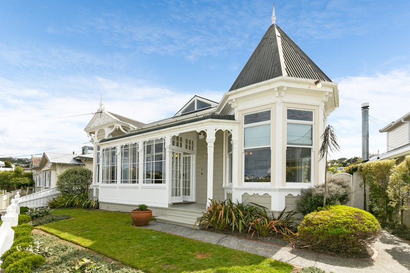 14 Mariri Road, Kelburn, Wellington - Carousel 1