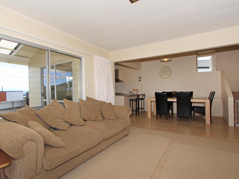 2 Lindis Close, Kelson, Lower Hutt - Carousel 2