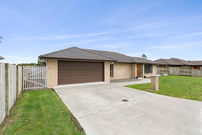 21 Chadwick Place, Rototuna North, Hamilton - Carousel 2