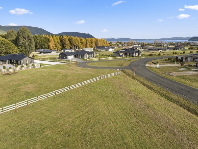 18 Lancewood Way, Kinloch, Taupo - Carousel 1