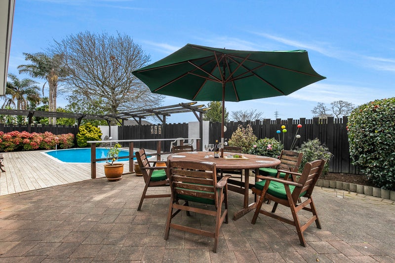 9 Corolu Place, Conifer Grove, Takanini - Carousel 1