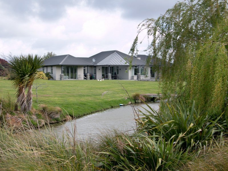 8 Paterson Lane, Kelvin Grove, Palmerston North - Carousel 2