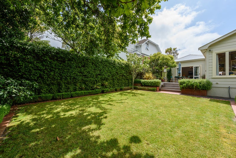 10 Lancaster Street, Karori, Wellington - Carousel 2