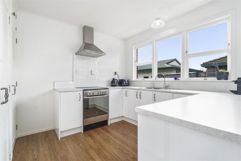 42 Storey Avenue, Forest Lake, Hamilton - Carousel 2