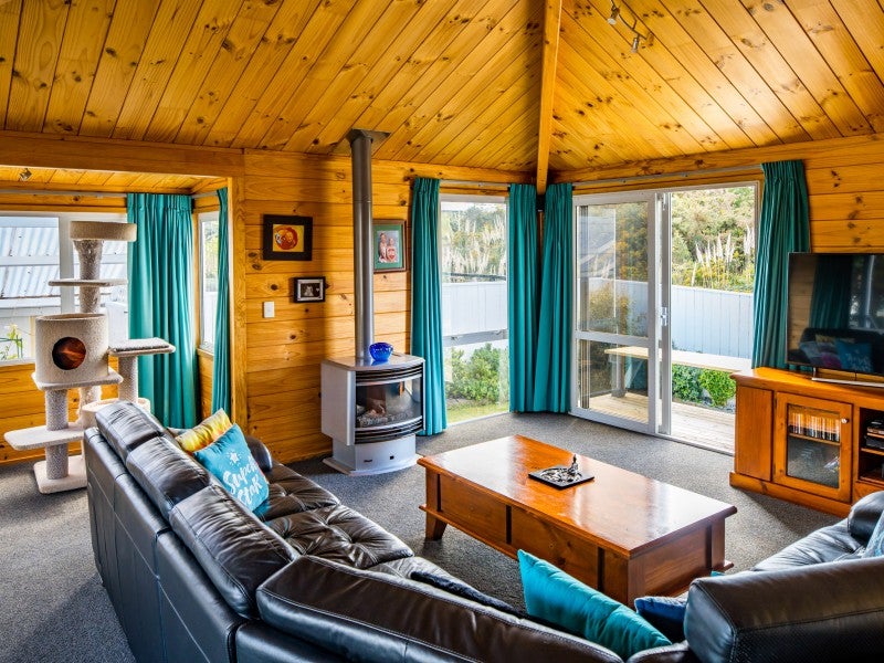 8 Westridge, Camborne, Porirua - Carousel 2