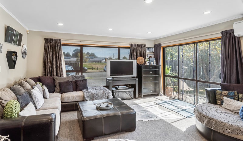 6 Pinaster Place, Parklands, Christchurch - Carousel 2