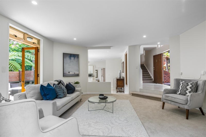 2/10 Taurarua Terrace, Parnell, Auckland - Carousel 2