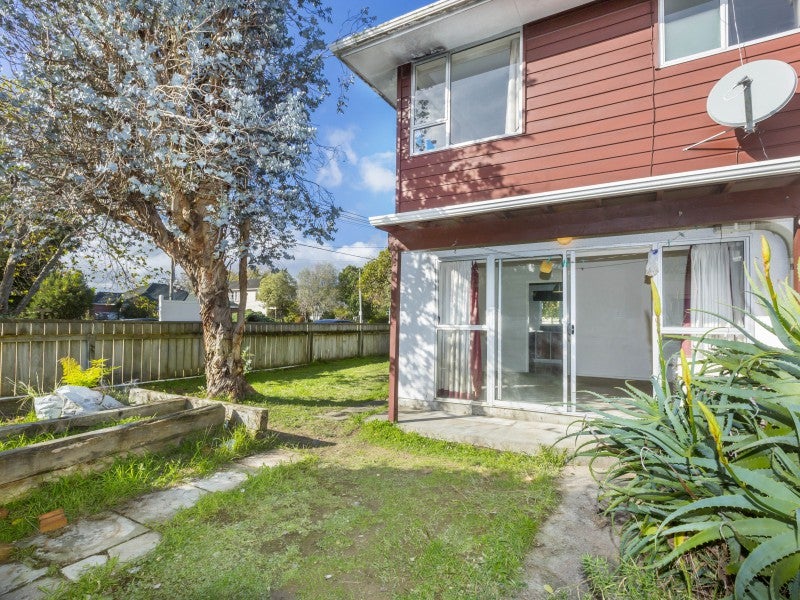 8A Tawai Street, Trentham, Upper Hutt - Carousel 1