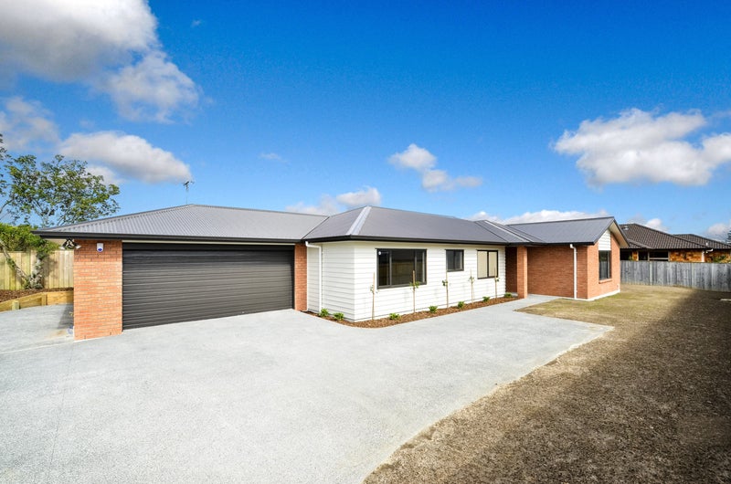 4A Maple Lane, Huapai, Kumeu - Carousel 1