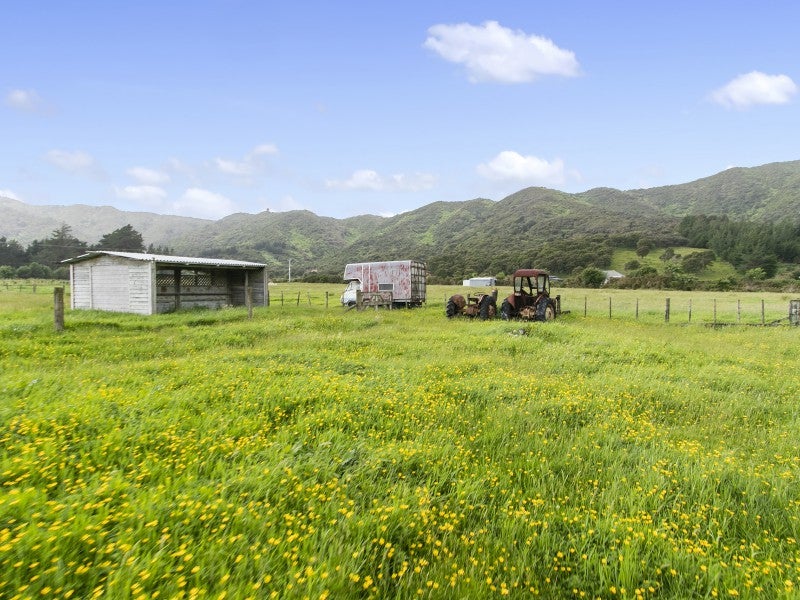 104 Upper Fitzherbert Road, Wainuiomata, Lower Hutt - Carousel 2