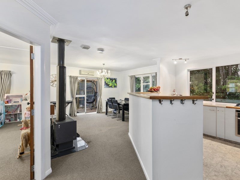 15 Stanley Street, Wainuiomata, Lower Hutt - Carousel 1