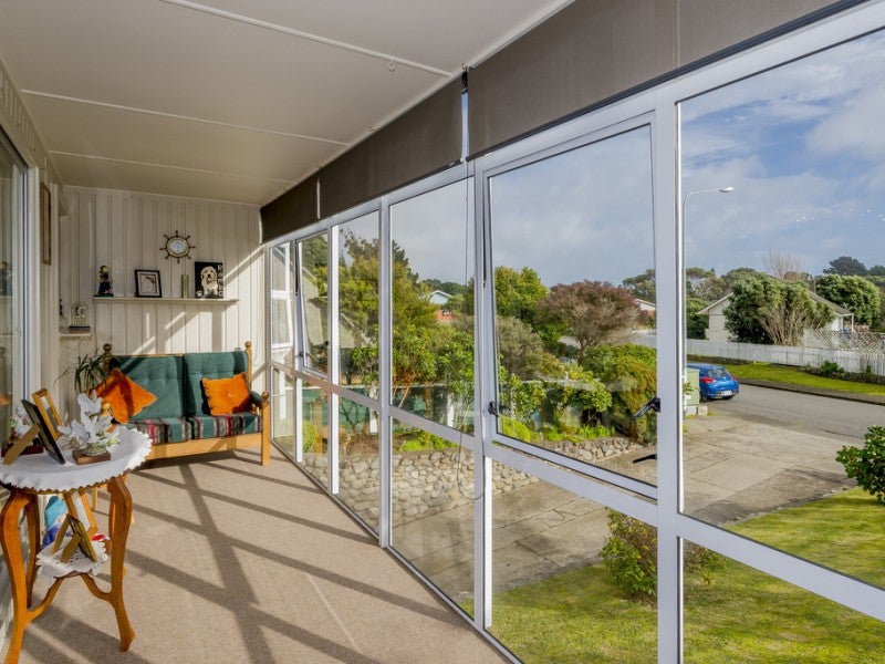 4 Smith Street, Paekakariki - Carousel 2