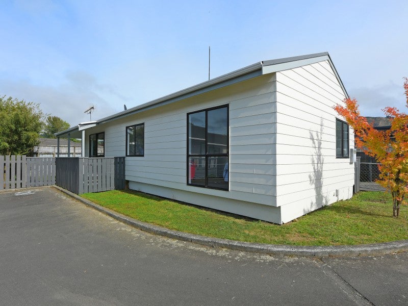 2/264A Fergusson Drive, Heretaunga, Upper Hutt - Carousel 1