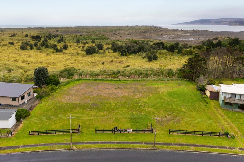 18 Ashwell Drive, Port Waikato, Port Waikato - Carousel 7